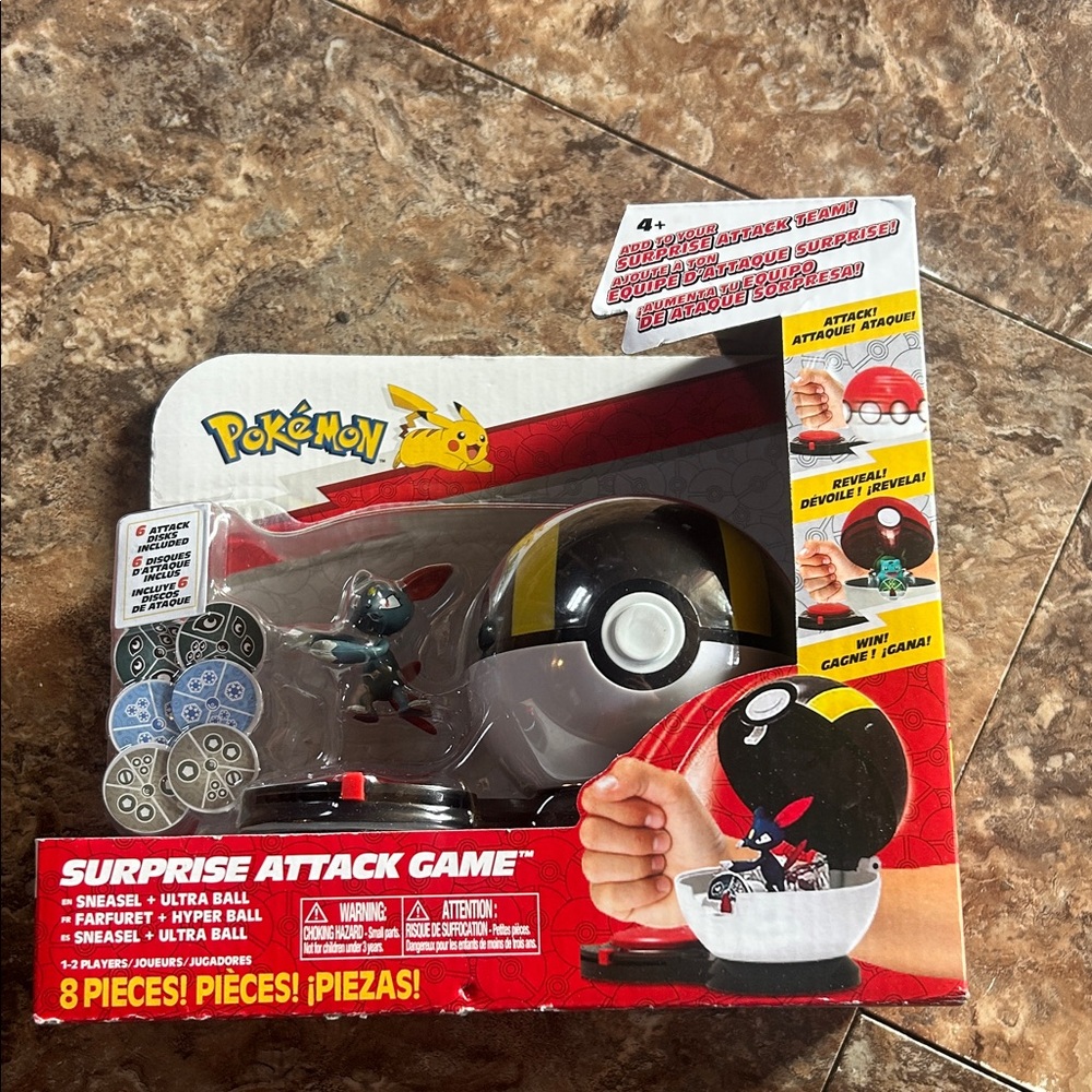 Pokémon Surprise Attack Game - Black and Gold Ultra Ball with Sneasel